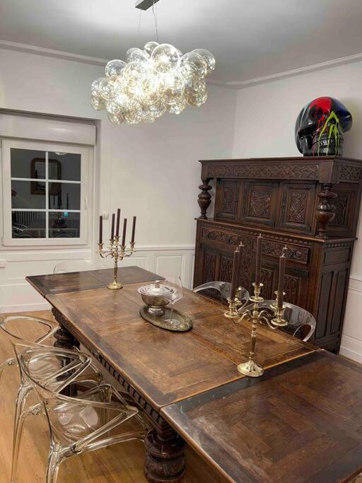Appartement Superbe Avec Mobilier Luxueux. Morbier