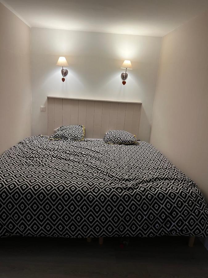 Superbe Avec Mobilier Luxueux. Appartement Morbier